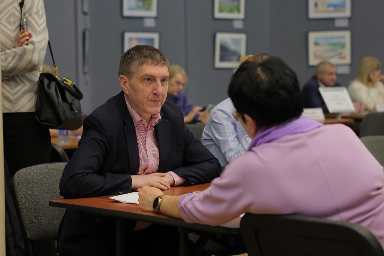 Более 190 человек пришли на «Выездную администрацию» Более 190 человек пришли на «Выездную администрацию»