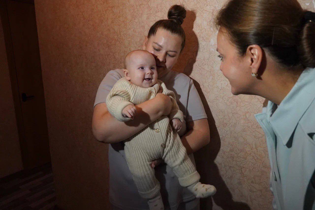 Анна Цивилева: Вручила ключи от новых квартир военнослужащим, а также медицинскому персоналу филиала № 3 Главного военного клинического госпиталя им. Н. Н. Бурденко Минобороны РФ в подмосковной Балашихе Анна Цивилева: Вручила ключи от новых квартир военнослужащим, а также медицинскому персоналу филиала № 3 Главного военного клинического госпиталя им. Н. Н. Бурденко Минобороны РФ в подмосковной Балашихе