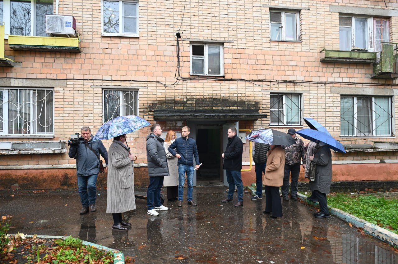 Выехал на ул. Серпуховскую, 26. В августе мы с жителями и управляющей компанией разбирали накопившиеся проблемы этого дома Выехал на ул. Серпуховскую, 26. В августе мы с жителями и управляющей компанией разбирали накопившиеся проблемы этого дома