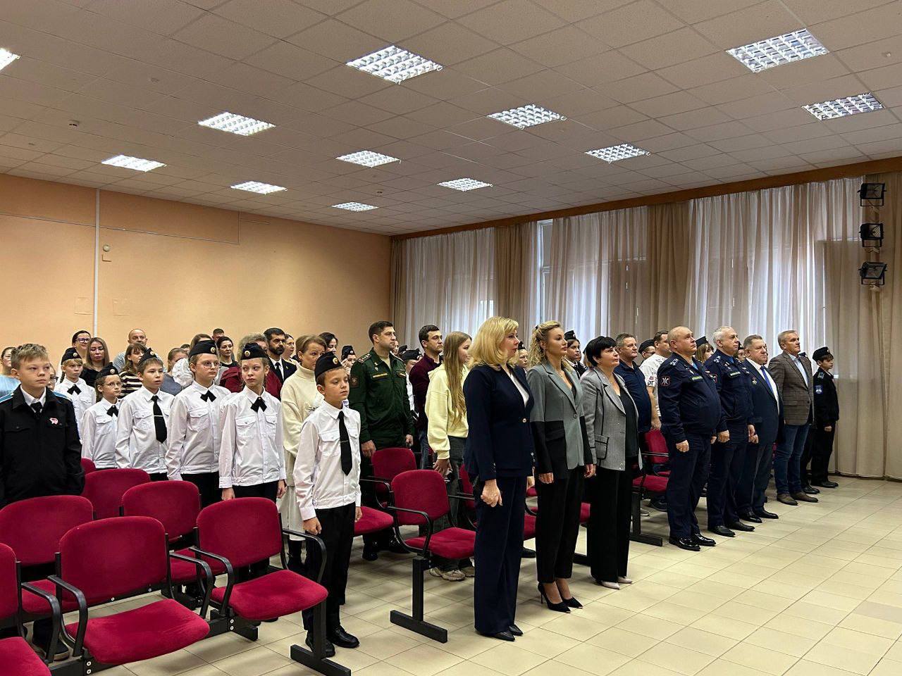 Сегодня в торжественной обстановке девчонкам и мальчишкам 5 «К» класса Гимназии № 2 муниципального округа Чехов было присвоено почетное звание «Предкадет» Сегодня в торжественной обстановке девчонкам и мальчишкам 5 «К» класса Гимназии № 2 муниципального округа Чехов было присвоено почетное звание «Предкадет»