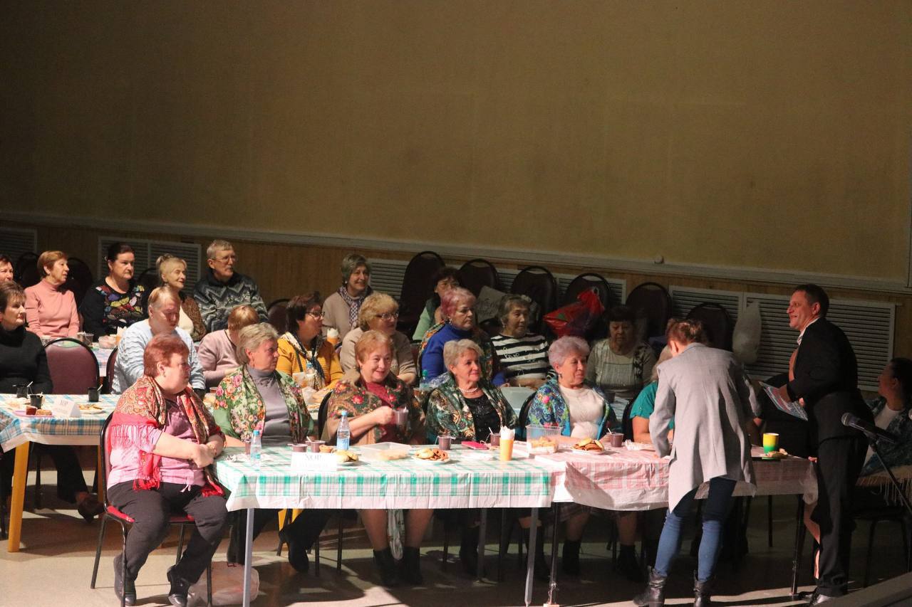 Клуб «Любимое кино» собрал 85 подольских долголетов в ДК «Металлург» Клуб «Любимое кино» собрал 85 подольских долголетов в ДК «Металлург»