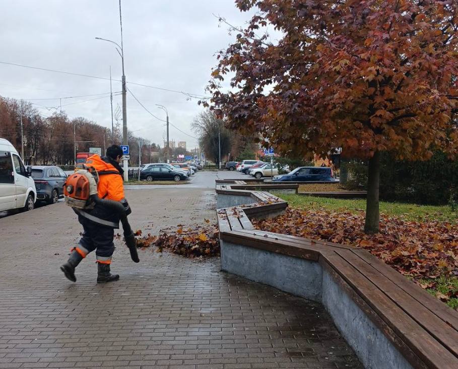 Около 450специалистов УК «Подольск» и ПКБ следят за чистотой в округе Около 450специалистов УК «Подольск» и ПКБ следят за чистотой в округе