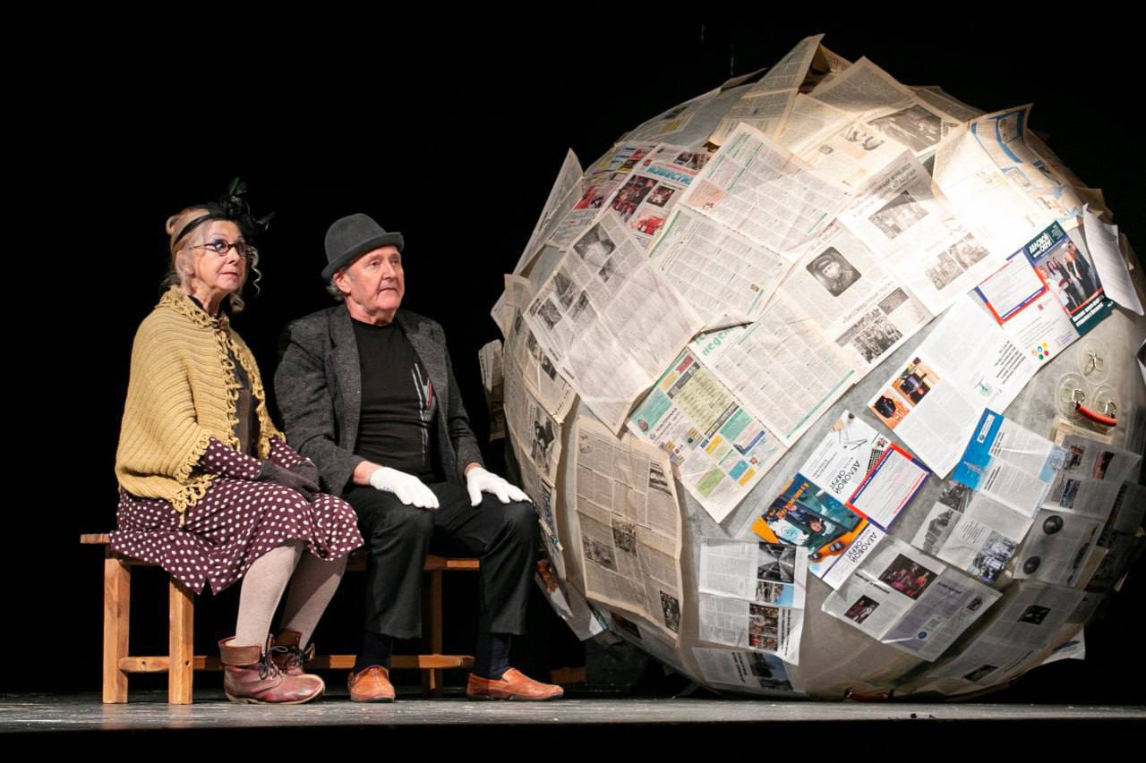 Сегодня я с огромным удовольствием поздравляю весь коллектив Московского областного театра драмы и комедии! Сегодня я с огромным удовольствием поздравляю весь коллектив Московского областного театра драмы и комедии!