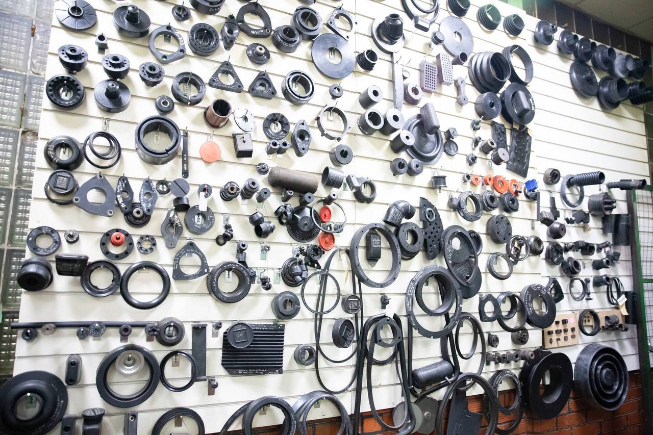 Более 1000 тонн резиновых изделий в год: подольский завод «Полиэдр» увеличивает мощности производства   Более 1000 тонн резиновых изделий в год: подольский завод «Полиэдр» увеличивает мощности производства