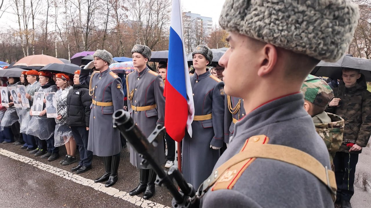 На здании Раменской школы №19 открыта мемориальная доска в память воина-афганца Владимира Ландырева На здании Раменской школы №19 открыта мемориальная доска в память воина-афганца Владимира Ландырева