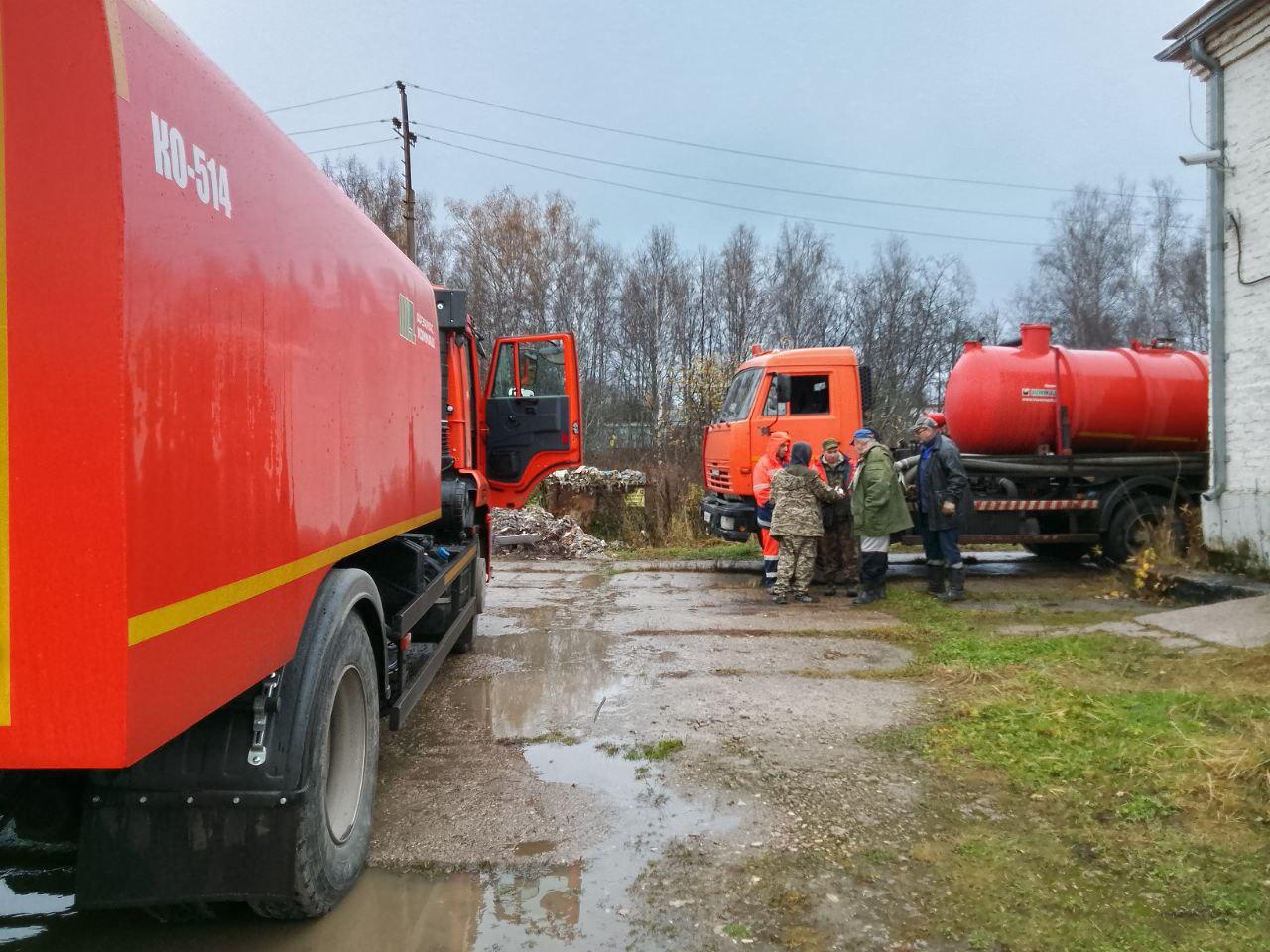 Сложный канализационный засор устранили вблизи КНС № 20 в Ашукино Сложный канализационный засор устранили вблизи КНС № 20 в Ашукино