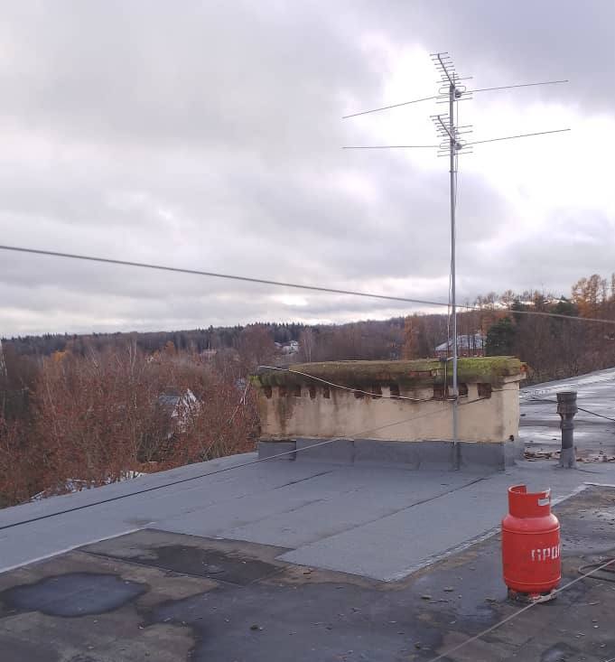 Кровельщики МБУ "Чеховское благоустройство" продолжают трудиться, чтобы ваш дом был в полном порядке, независимо от погоды за окном! Кровельщики МБУ "Чеховское благоустройство" продолжают трудиться, чтобы ваш дом был в полном порядке, независимо от погоды за окном!