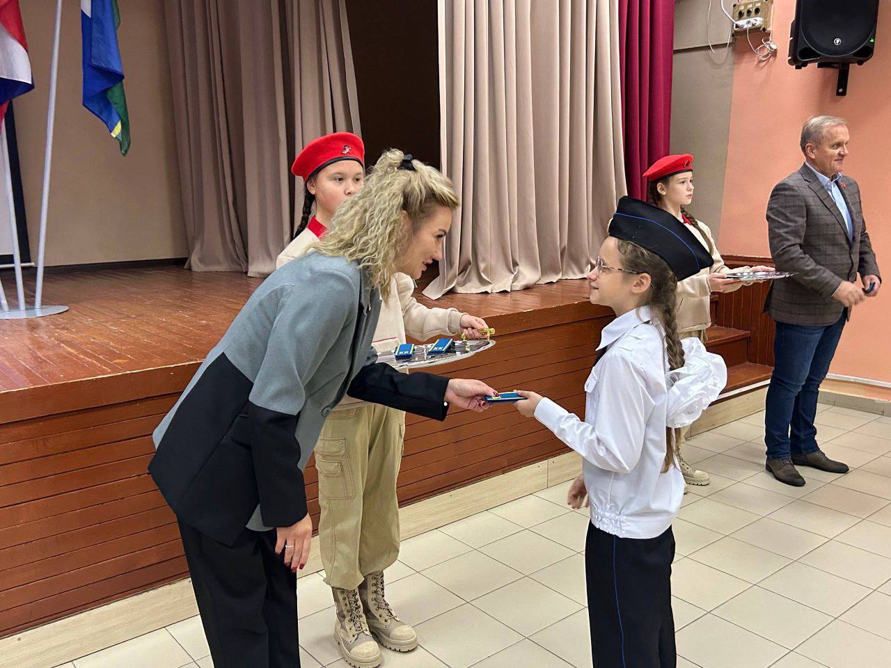 Сегодня в торжественной обстановке девчонкам и мальчишкам 5 «К» класса Гимназии № 2 муниципального округа Чехов было присвоено почетное звание «Предкадет» Сегодня в торжественной обстановке девчонкам и мальчишкам 5 «К» класса Гимназии № 2 муниципального округа Чехов было присвоено почетное звание «Предкадет»