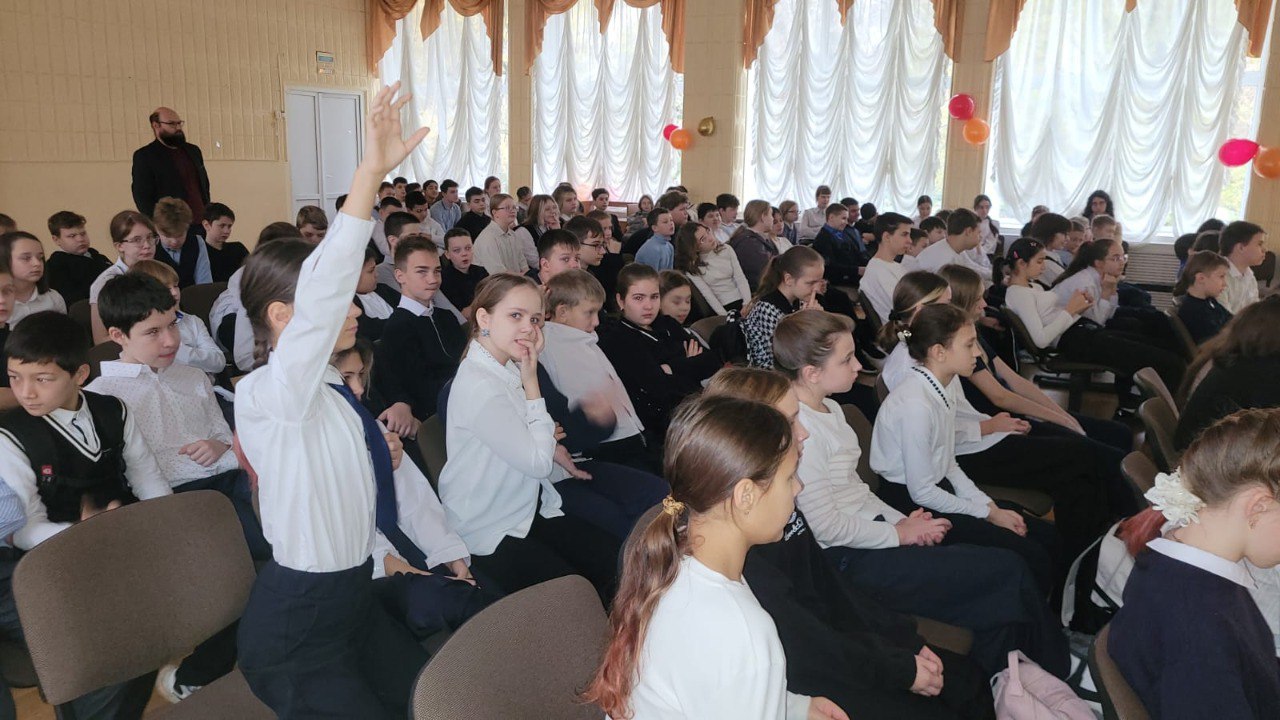 Для школьников Королёва провели открытый урок по правилам поведения на железной дороге Для школьников Королёва провели открытый урок по правилам поведения на железной дороге