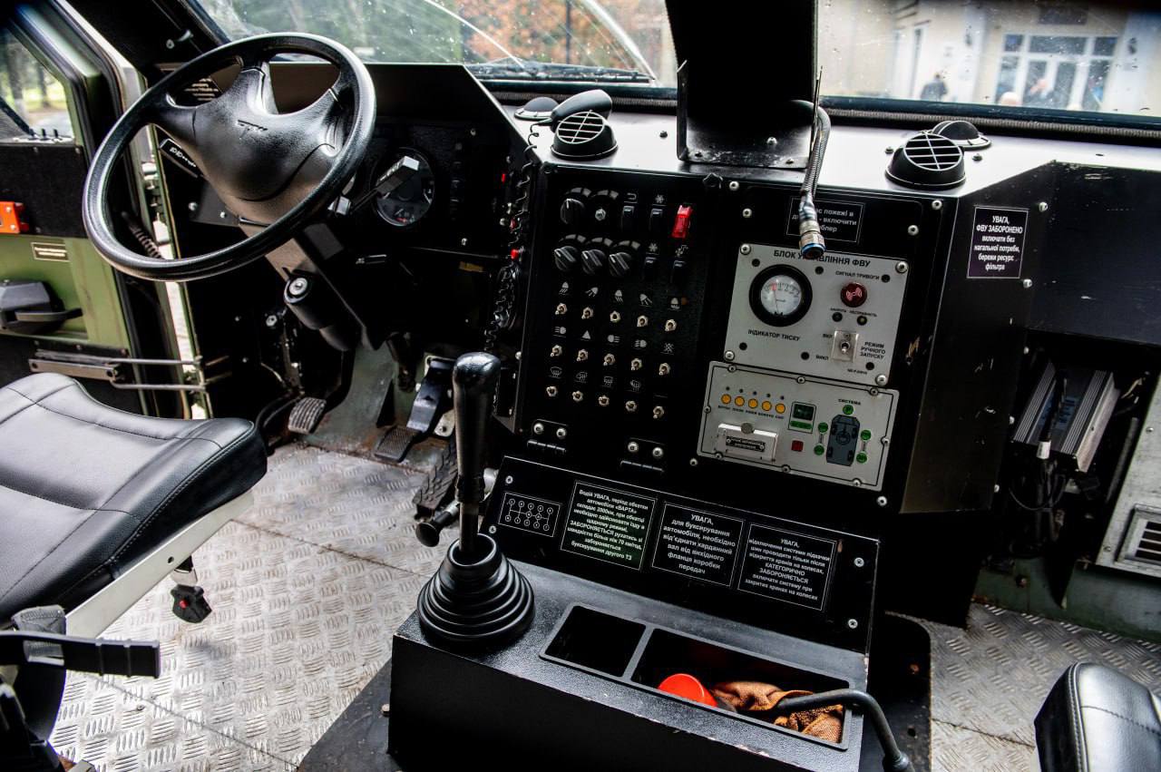 Татьяна Витушева: Передали в наш Ленино-Снегирёвский военно-исторический музей один из самых крупных трофеев - бронеавтомобиль «Варта» 44 MRAP Татьяна Витушева: Передали в наш Ленино-Снегирёвский военно-исторический музей один из самых крупных трофеев - бронеавтомобиль «Варта» 44 MRAP