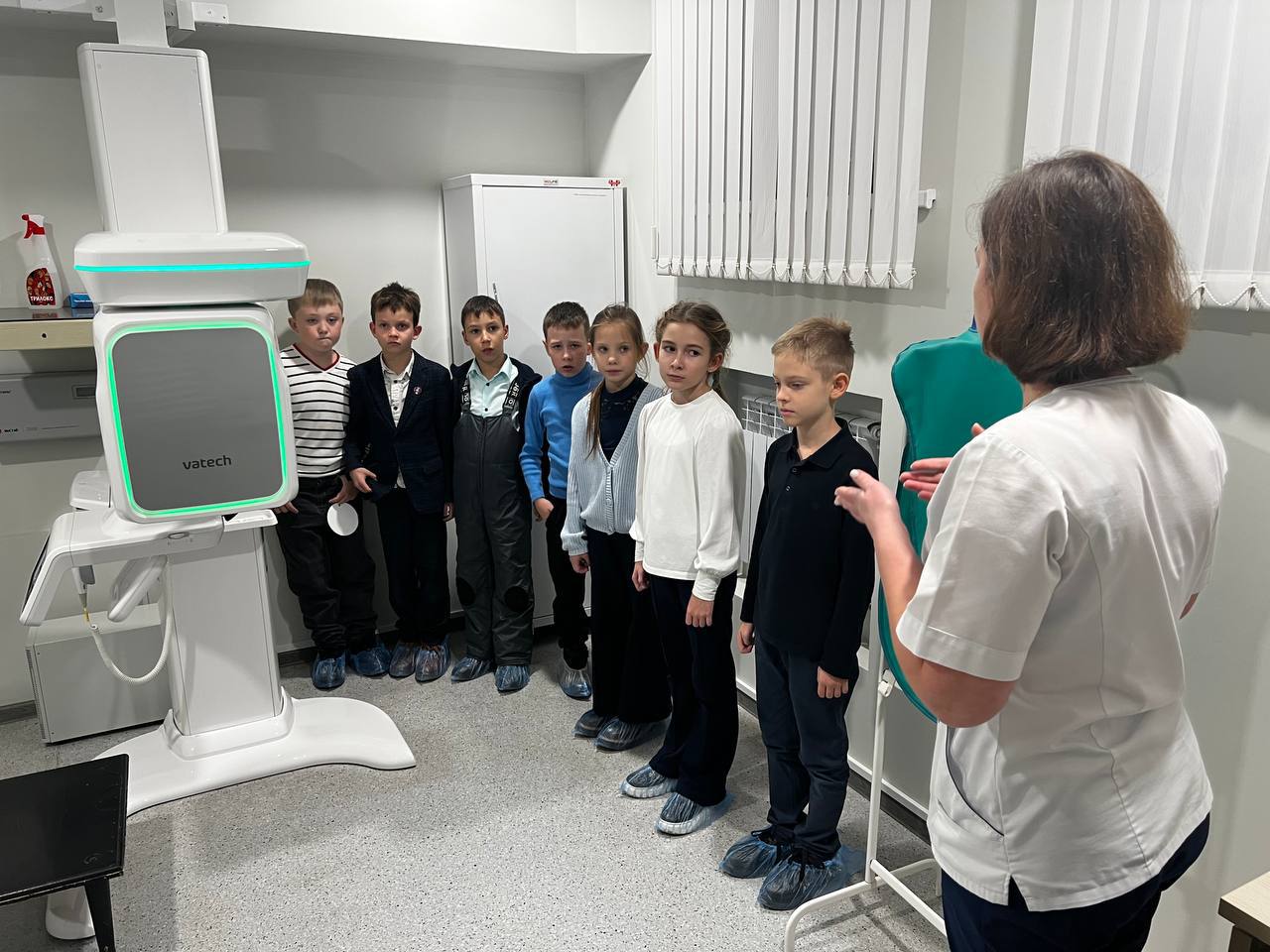 Я СТОМАТОЛОГ. Сегодня наши маленькие исследователи, ученики 2-го класса, отправились в увлекательное путешествие в стоматологию «Сибирь»! Это было не просто экскурсия, а настоящая возможность узнать много нового о здоровье... Я СТОМАТОЛОГ. Сегодня наши маленькие исследователи, ученики 2-го класса, отправились в увлекательное путешествие в стоматологию «Сибирь»! Это было не просто экскурсия, а настоящая возможность узнать много нового о здоровье...