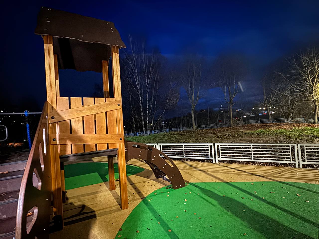 Сотрудники администрации Сергиево-Посадского округа обсудили с жителями модернизацию детских игровых зон Сотрудники администрации Сергиево-Посадского округа обсудили с жителями модернизацию детских игровых зон