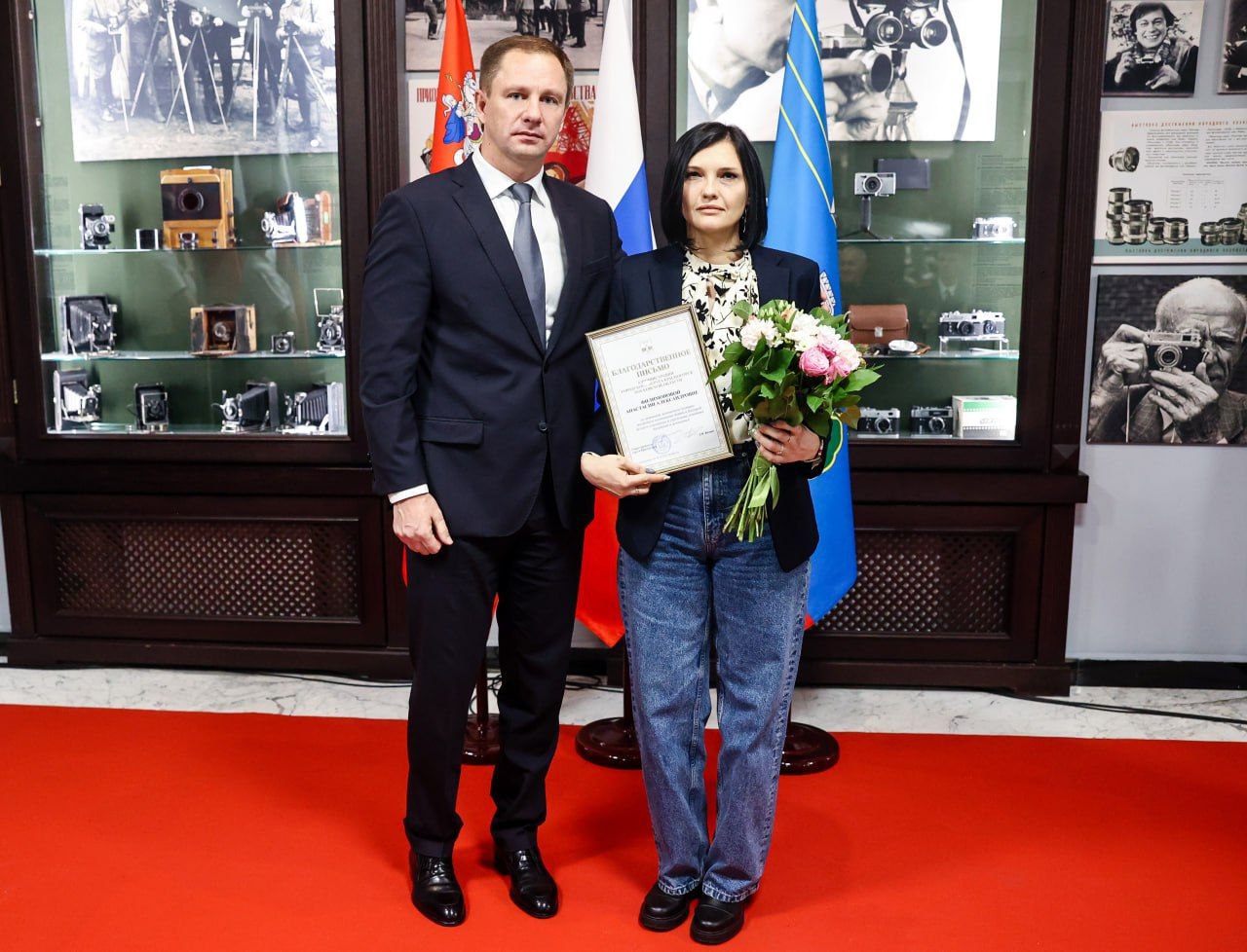 Дмитрий Волков: Подчеркивая неразрывную, прочную связь поколений, в преддверии Дня народного единства чествовали героев боевого и трудового фронта, а также наших юных жителей, которым по традиции вручили паспорта граждан... Дмитрий Волков: Подчеркивая неразрывную, прочную связь поколений, в преддверии Дня народного единства чествовали героев боевого и трудового фронта, а также наших юных жителей, которым по традиции вручили паспорта граждан...