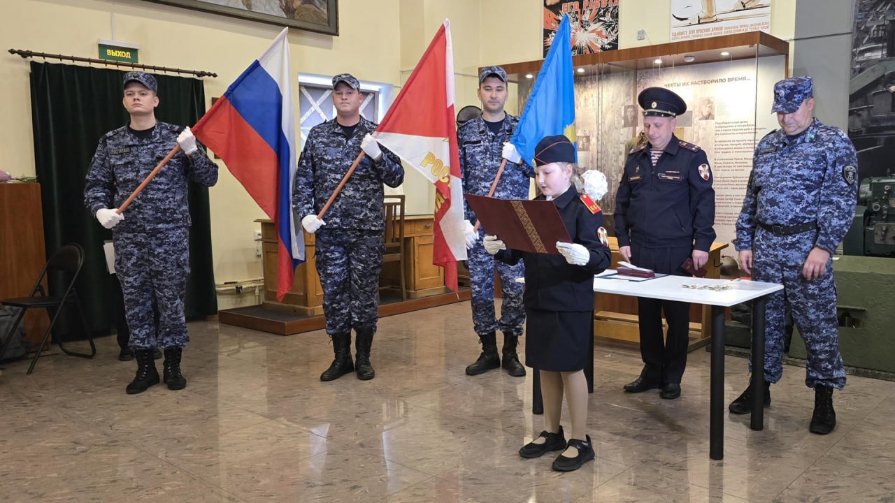 Торжественную присягу приняли первые кадеты Сергиевской школы Торжественную присягу приняли первые кадеты Сергиевской школы