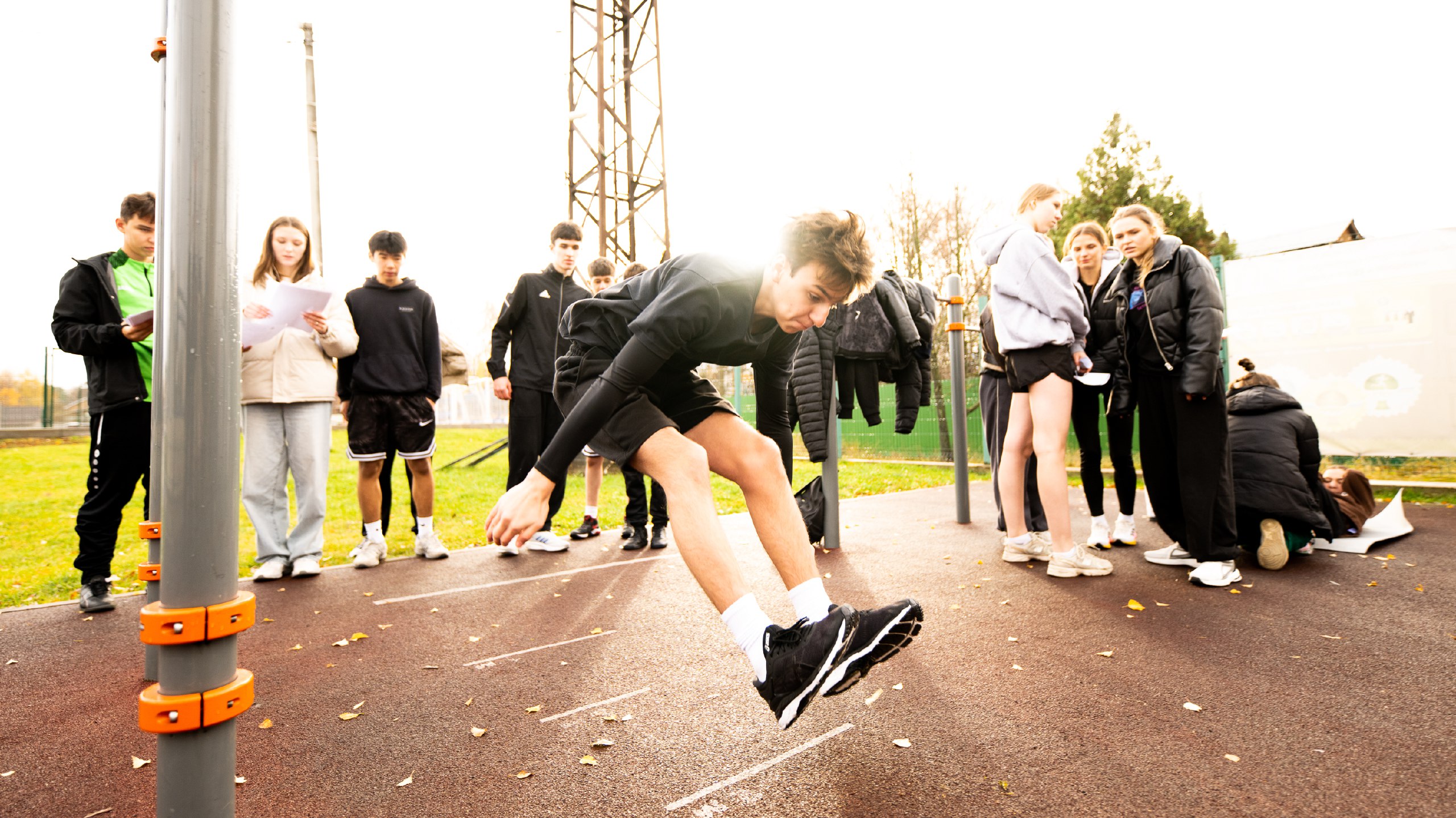 Более 50-ти учащихся старших классов выполнили нормы ГТО на стадионе "Электрон" в Люберцах Более 50-ти учащихся старших классов выполнили нормы ГТО на стадионе "Электрон" в Люберцах