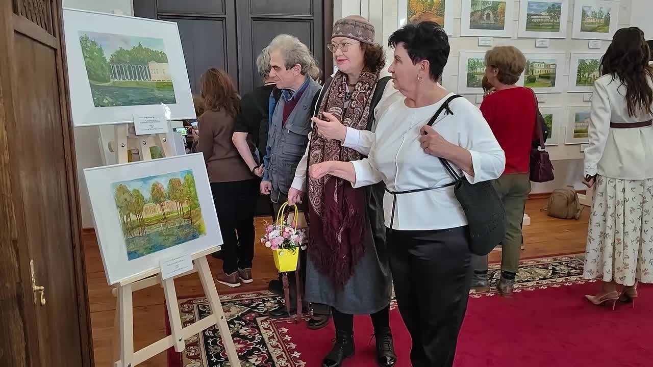 Картины активных долголетов Балашихи представили на выставке в усадьбе Горенки