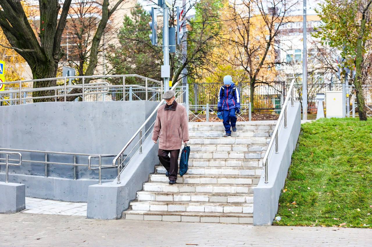 Юлия Купецкая: По просьбе жителей обновили пешеходную коммуникацию на улице Колпакова