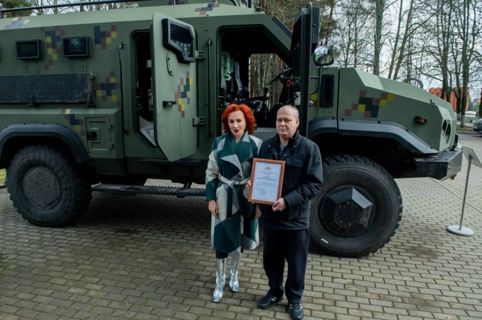 Татьяна Витушева: Передали в наш Ленино-Снегирёвский военно-исторический музей один из самых крупных трофеев - бронеавтомобиль «Варта» 44 MRAP