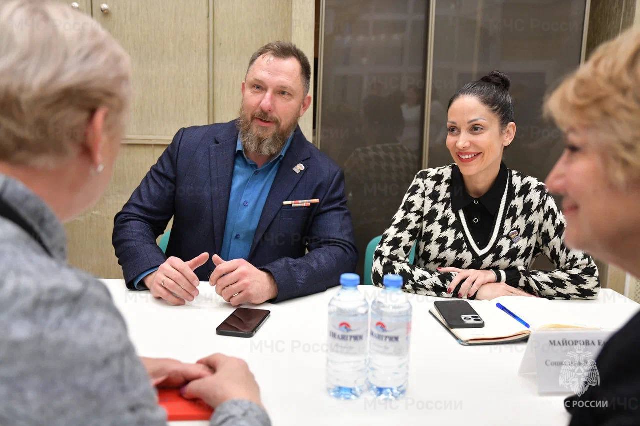 В Дмитрове сотрудники МЧС России встретились с представителями бизнес-сообщества В Дмитрове сотрудники МЧС России встретились с представителями бизнес-сообщества