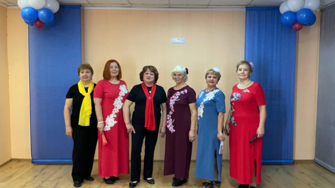 г.Чехов. Сегодня в клубе Активного долголетия прошла праздничная концертная программа, посвященная Дню народного единства «В единстве наша сила» г.Чехов. Сегодня в клубе Активного долголетия прошла праздничная концертная программа, посвященная Дню народного единства «В единстве наша сила»