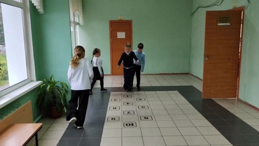 Представьте себе школьные коридоры, наполненные не привычным звонком, а звуками любимой музыки? Именно так прошел октябрь в нашей школе! Вместо обычных школьных звонков каждый день учеников приветствовали композиции о...