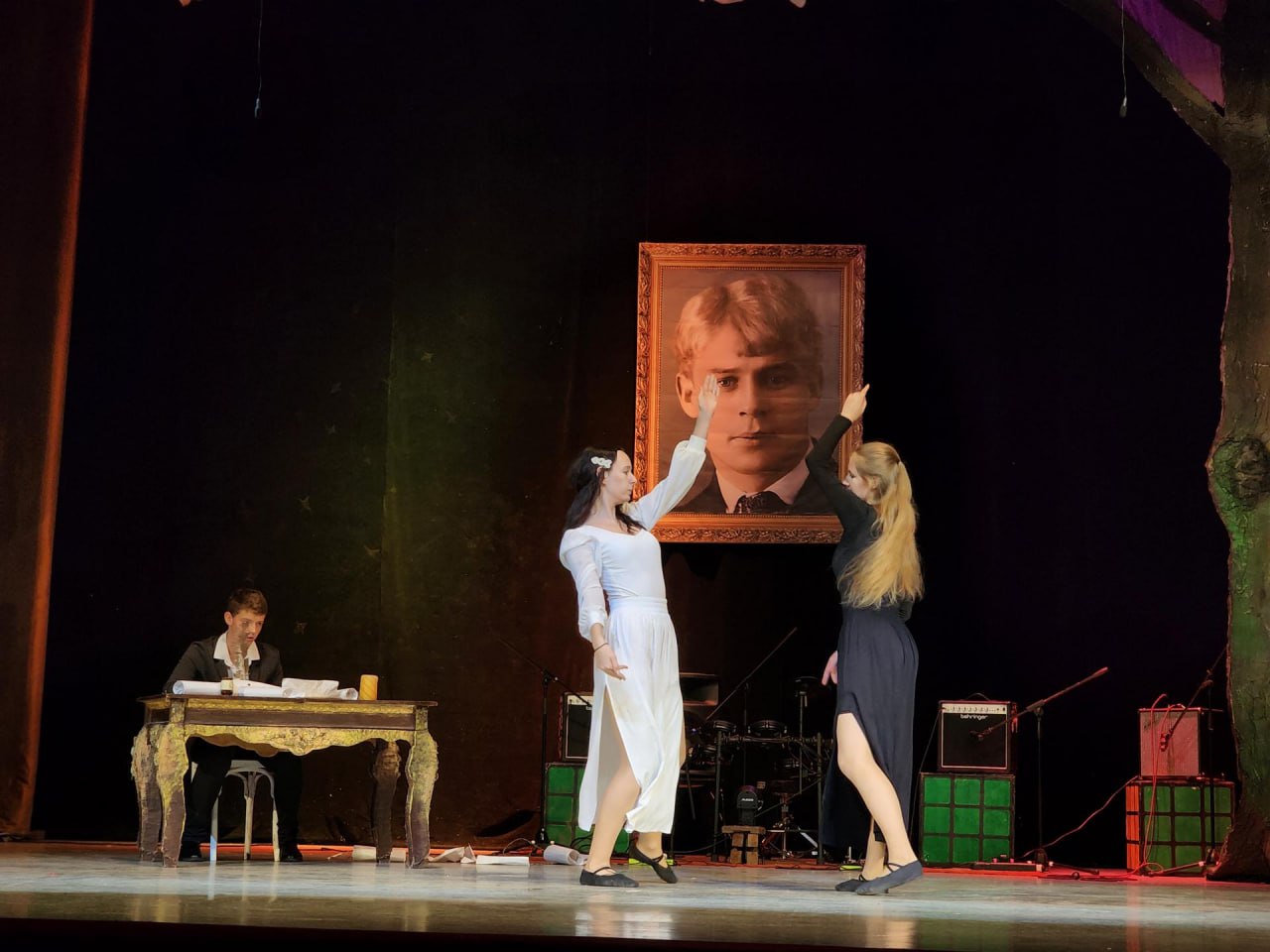 В Старой Купавне состоялся XII фестиваль «Синяя птица», впервые прошедший в формате единого гала-концерта из-за закрытия Центра культуры «Акрихин» на ремонт В Старой Купавне состоялся XII фестиваль «Синяя птица», впервые прошедший в формате единого гала-концерта из-за закрытия Центра культуры «Акрихин» на ремонт