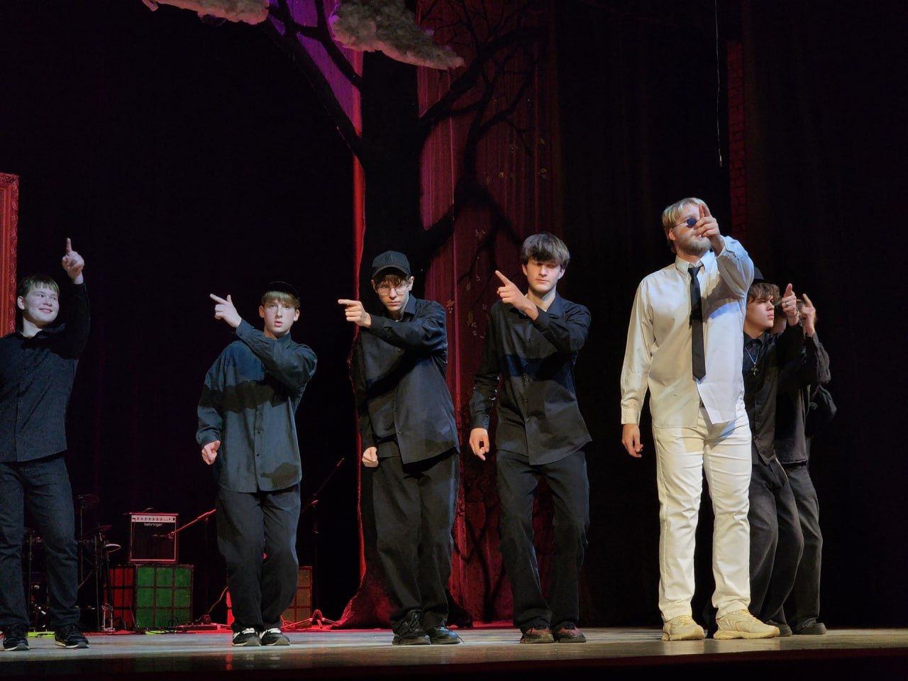 В Старой Купавне состоялся XII фестиваль «Синяя птица», впервые прошедший в формате единого гала-концерта из-за закрытия Центра культуры «Акрихин» на ремонт В Старой Купавне состоялся XII фестиваль «Синяя птица», впервые прошедший в формате единого гала-концерта из-за закрытия Центра культуры «Акрихин» на ремонт