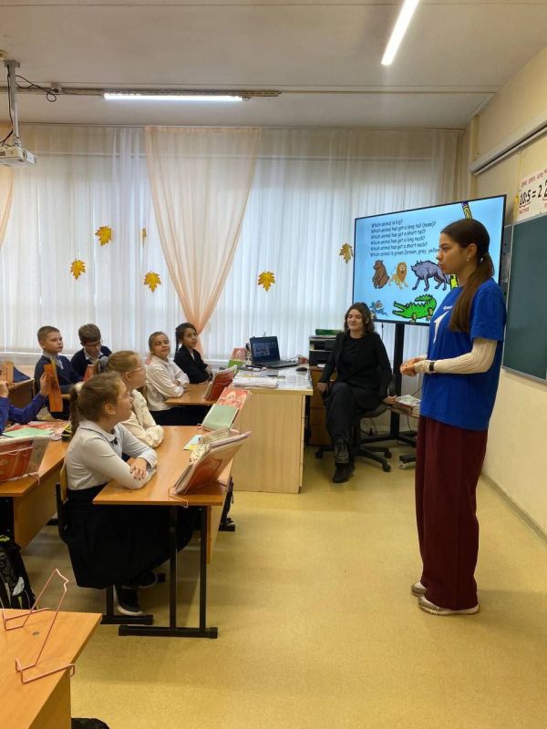 День народного единства. В рамках празднования дня народного единства активисты Движения Первых лицея 4 провели у Орлят 4 класса занимательное и развивающее занятие английского языка