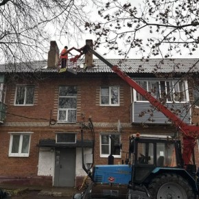 Специалисты нашей компании провели работы по очистке кровли