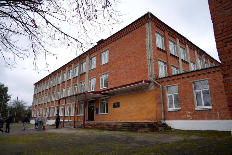 Город Хотьково. Один из знаковых объектов для всего города — школа на Горбуновке