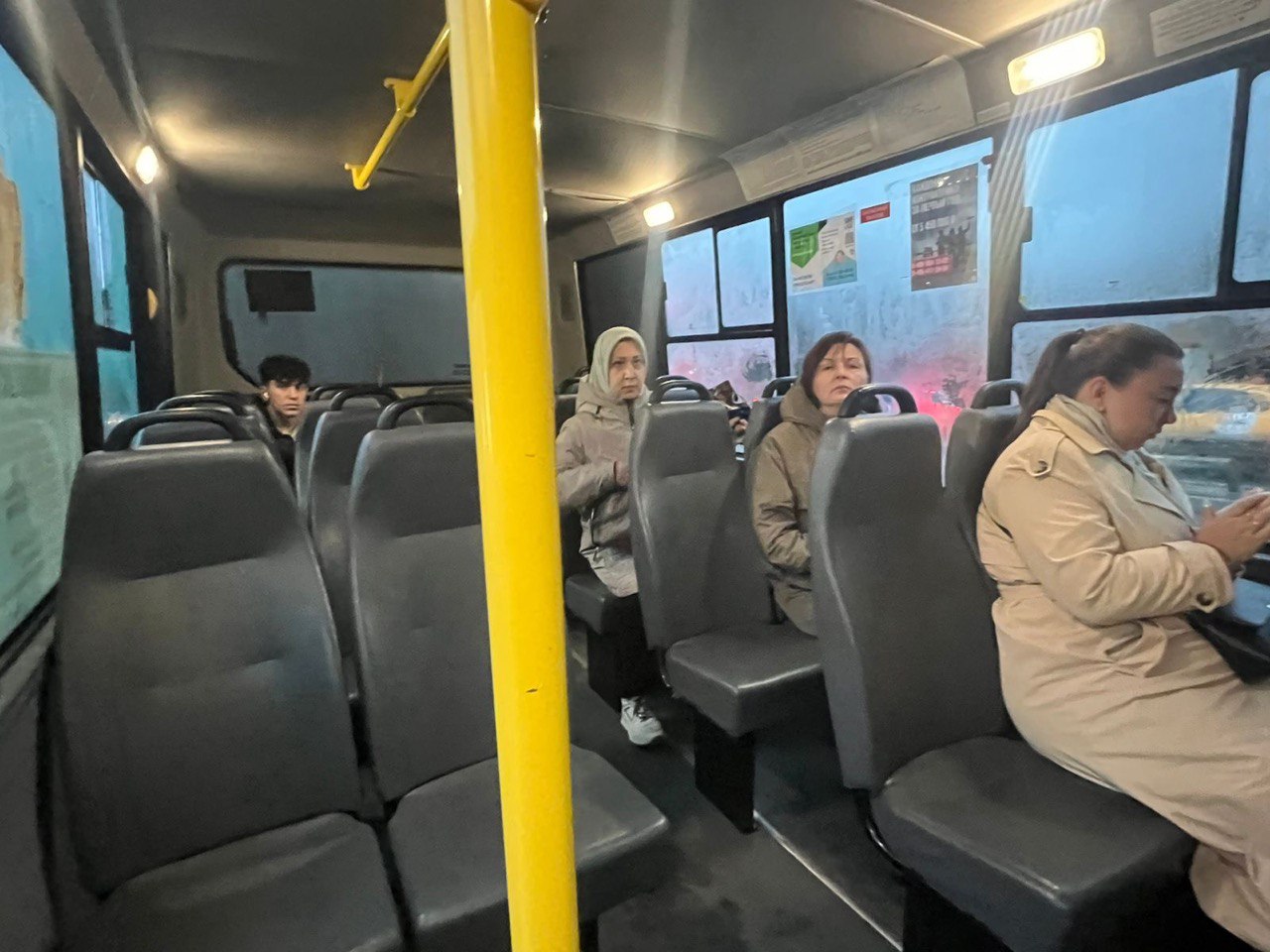 Два дополнительных автобуса начали курсировать в Люберцах в утренние часы пик на маршруте №67 от остановки «Школа» до метро «Котельники» Два дополнительных автобуса начали курсировать в Люберцах в утренние часы пик на маршруте №67 от остановки «Школа» до метро «Котельники»