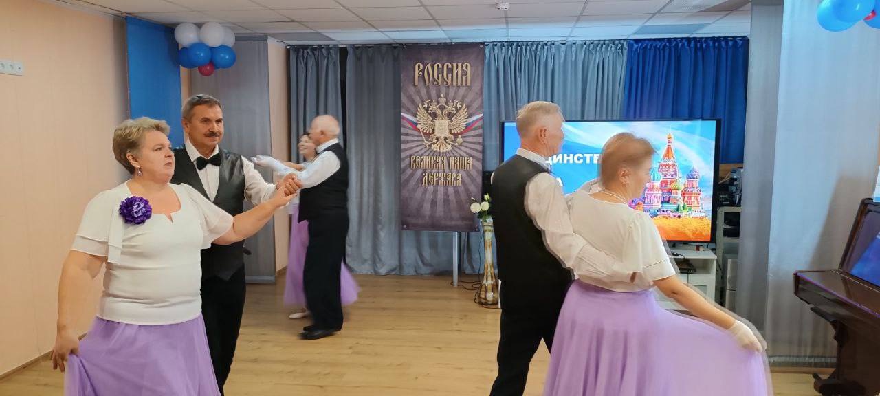 г.Чехов. Сегодня в клубе Активного долголетия прошла праздничная концертная программа, посвященная Дню народного единства «В единстве наша сила» г.Чехов. Сегодня в клубе Активного долголетия прошла праздничная концертная программа, посвященная Дню народного единства «В единстве наша сила»