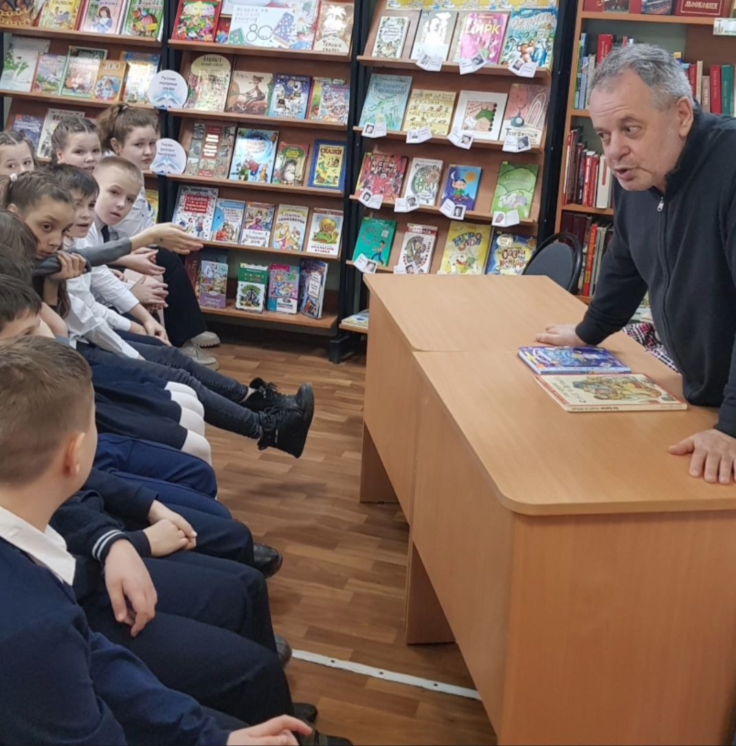 Сегодня отмечает свой день рождения детский писатель, сценарист, драматур, критик и наш большой  друг ЛЕВ ЯКОВЛЕВ Сегодня отмечает свой день рождения детский писатель, сценарист, драматур, критик и наш большой  друг ЛЕВ ЯКОВЛЕВ