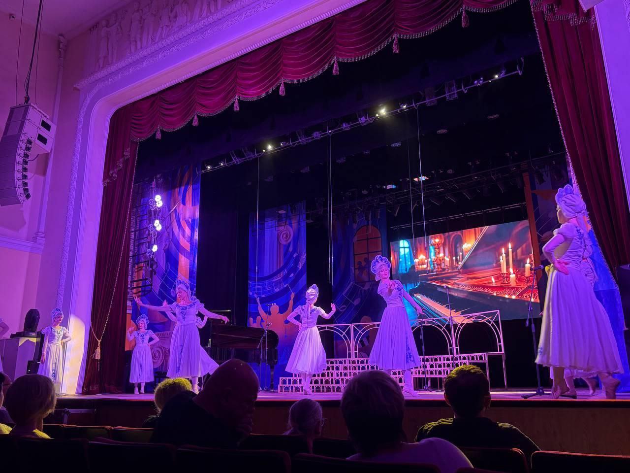 Во Дворце культуры имени Ю. Гагарина состоялся гала-концерт победителей Открытого вокально-хорового фестиваля духовной и светской музыки «Золотые купола» Во Дворце культуры имени Ю. Гагарина состоялся гала-концерт победителей Открытого вокально-хорового фестиваля духовной и светской музыки «Золотые купола»