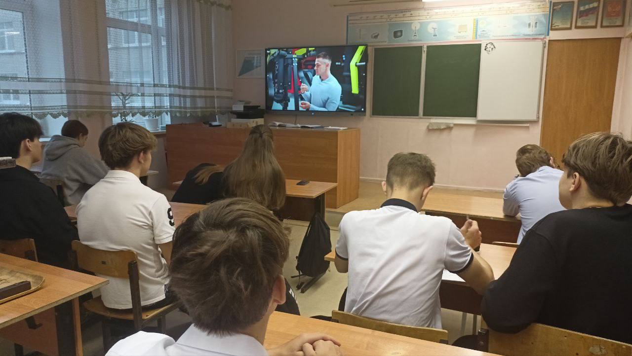 1 ноября в нашей школе прошли традиционные занятия «Разговоры о важном» по теме «Общество безграничных возможностей» 1 ноября в нашей школе прошли традиционные занятия «Разговоры о важном» по теме «Общество безграничных возможностей»