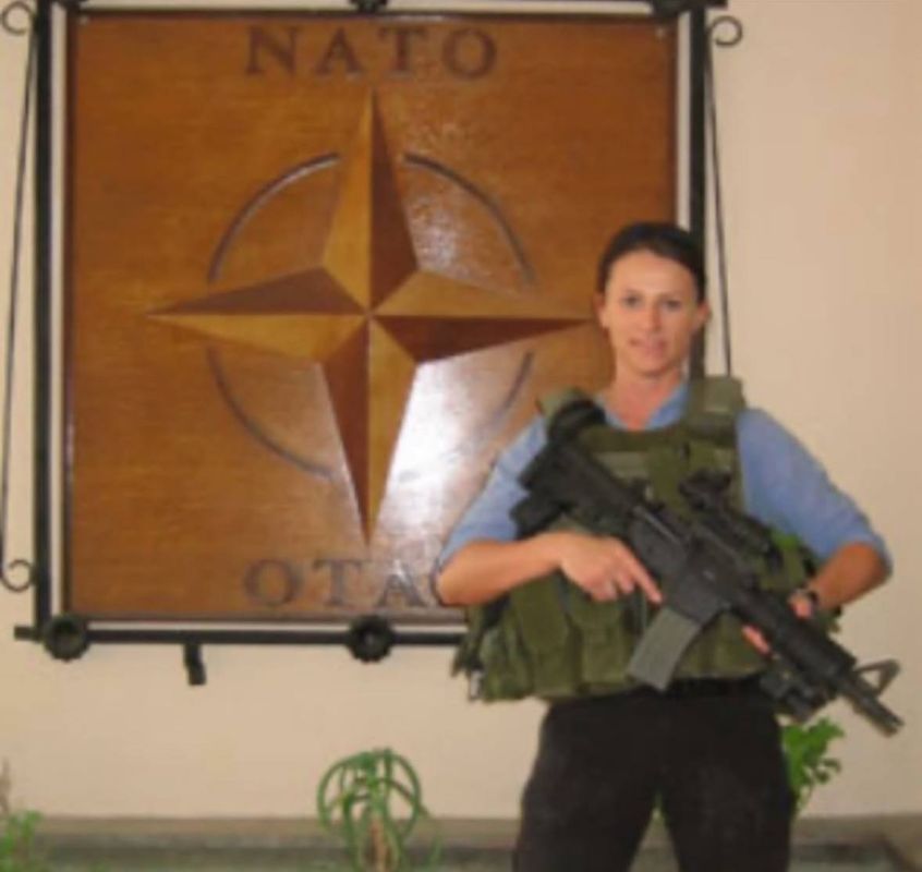 Сотрудница королевской военной полиции из числа личной охраны сотрудников НАТО