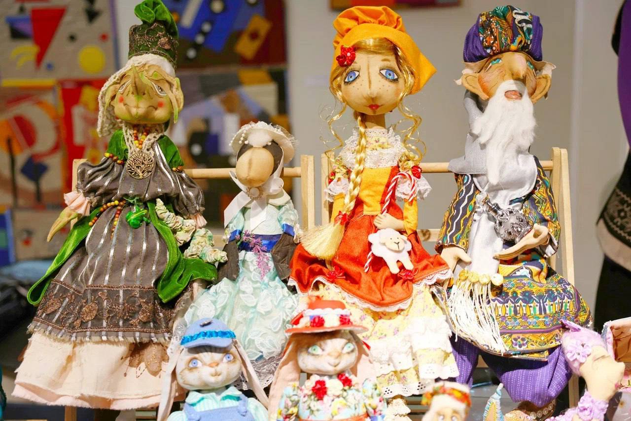 Магия «Суок»: выставка авторских кукол и игрушек прошла в мытищинской галерее искусств Магия «Суок»: выставка авторских кукол и игрушек прошла в мытищинской галерее искусств