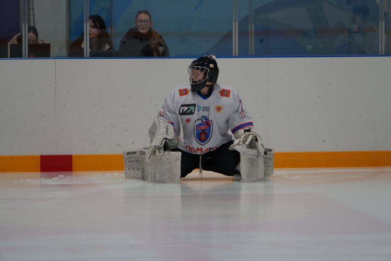 Команда Губернского колледжа одержала яркую победу в студенческой хоккейной лиге Команда Губернского колледжа одержала яркую победу в студенческой хоккейной лиге