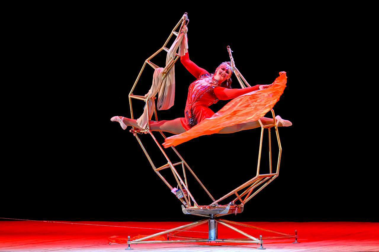 «Веселые приключения»: в ДК «Октябрь» состоялось яркое цирковое шоу