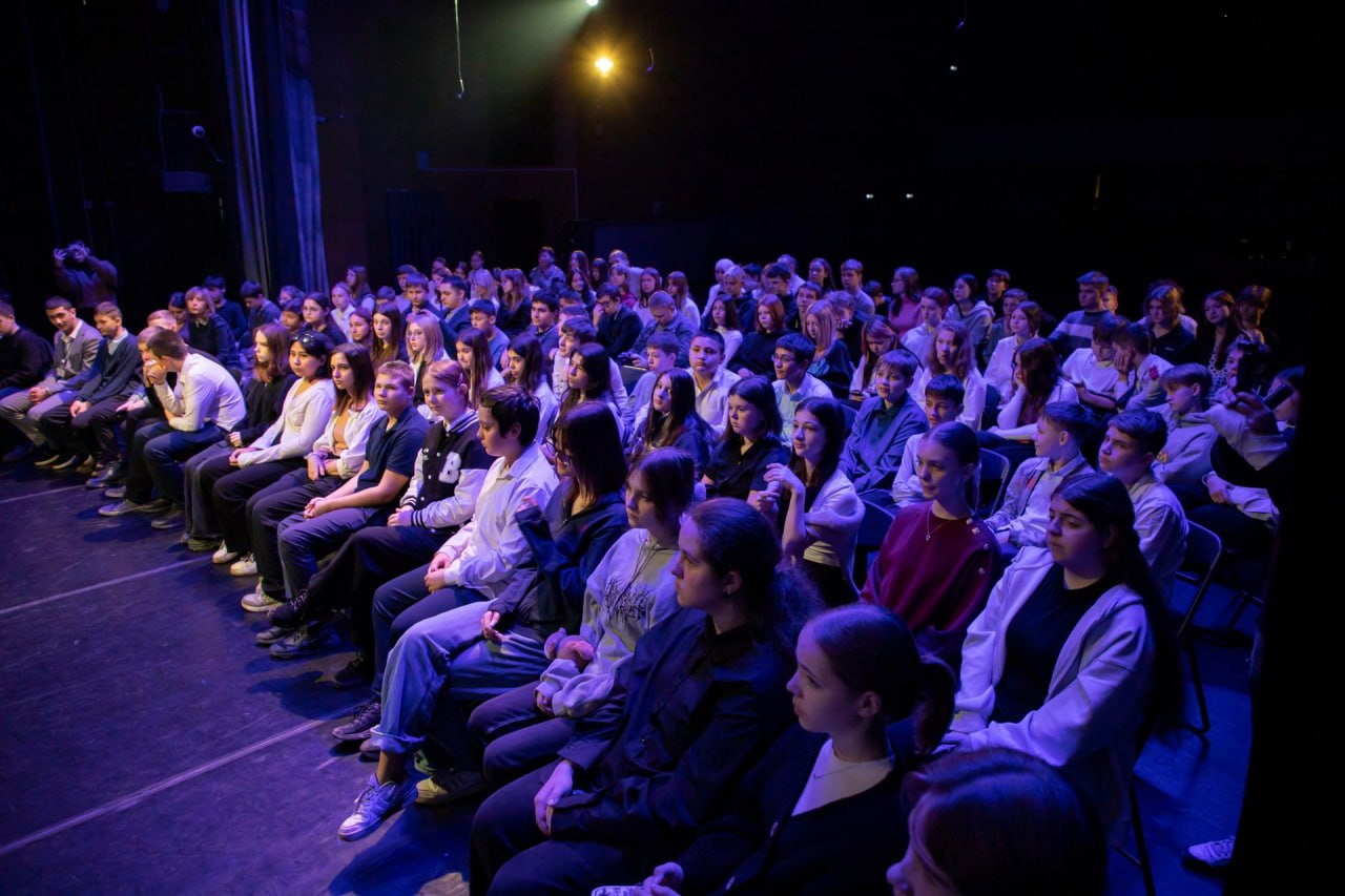 В преддверии Дня сотрудника органов внутренних дел в Раменском прошла встреча школьников с полицейскими В преддверии Дня сотрудника органов внутренних дел в Раменском прошла встреча школьников с полицейскими