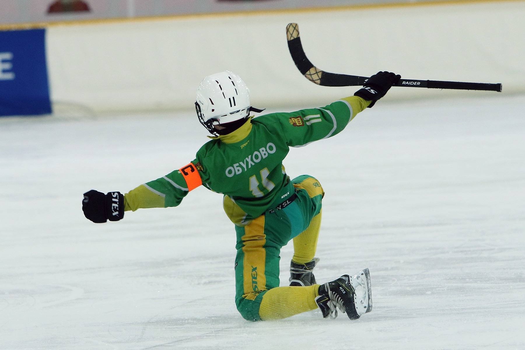 Обуховские хоккеисты взяли серебро на турнире по хоккею с мячом Мемориал Георгия Канарейкина в ЛД «Крылатское» Обуховские хоккеисты взяли серебро на турнире по хоккею с мячом Мемориал Георгия Канарейкина в ЛД «Крылатское»