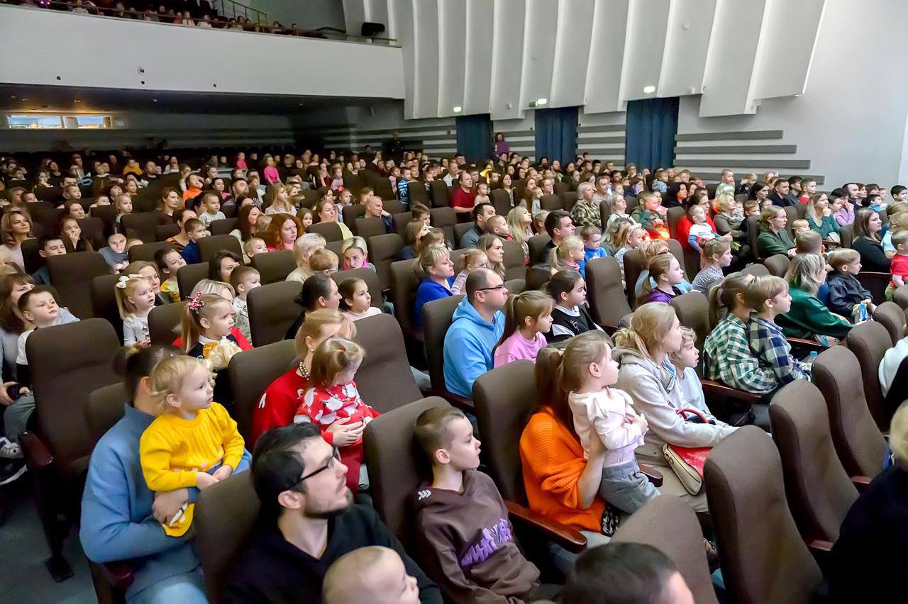 «Веселые приключения»: в ДК «Октябрь» состоялось яркое цирковое шоу «Веселые приключения»: в ДК «Октябрь» состоялось яркое цирковое шоу