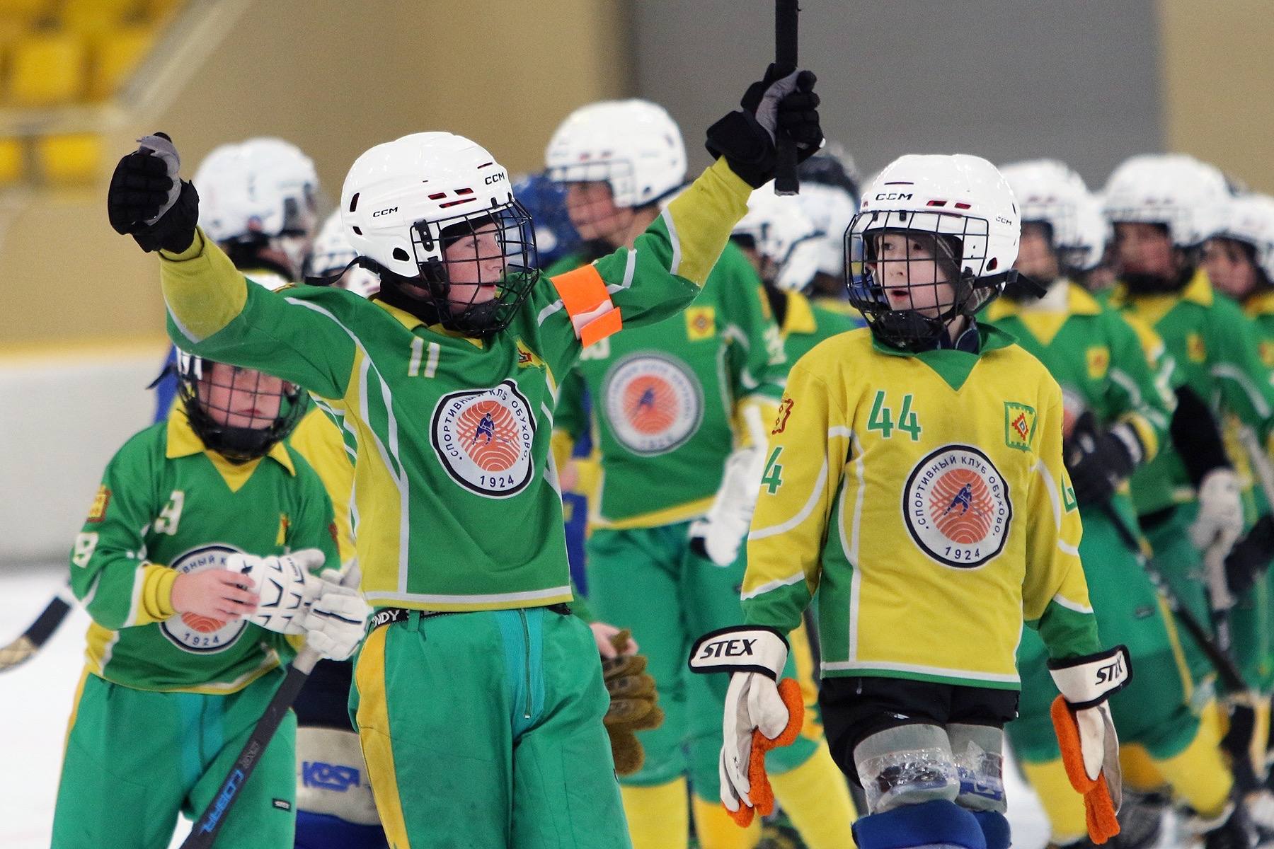 Обуховские хоккеисты взяли серебро на турнире по хоккею с мячом Мемориал Георгия Канарейкина в ЛД «Крылатское» Обуховские хоккеисты взяли серебро на турнире по хоккею с мячом Мемориал Георгия Канарейкина в ЛД «Крылатское»