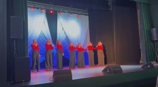 Праздничный концерт в Доме культуры имени Карла Маркса собрал более 200 гостей