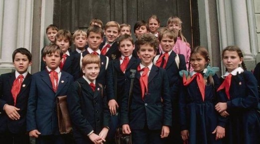 Необычные уроки школьных встреч: что стоит за ностальгией?