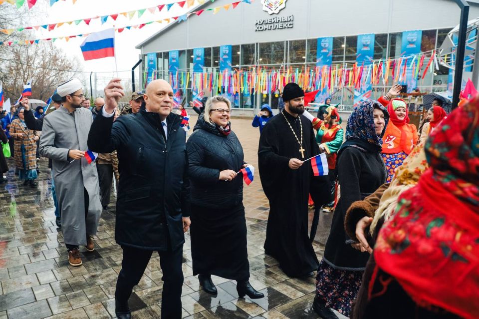 Ярко, дружно и интересно: в Химках отметили День народного единства Ярко, дружно и интересно: в Химках отметили День народного единства