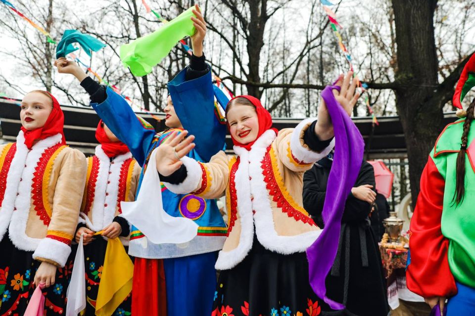 Ярко, дружно и интересно: в Химках отметили День народного единства Ярко, дружно и интересно: в Химках отметили День народного единства