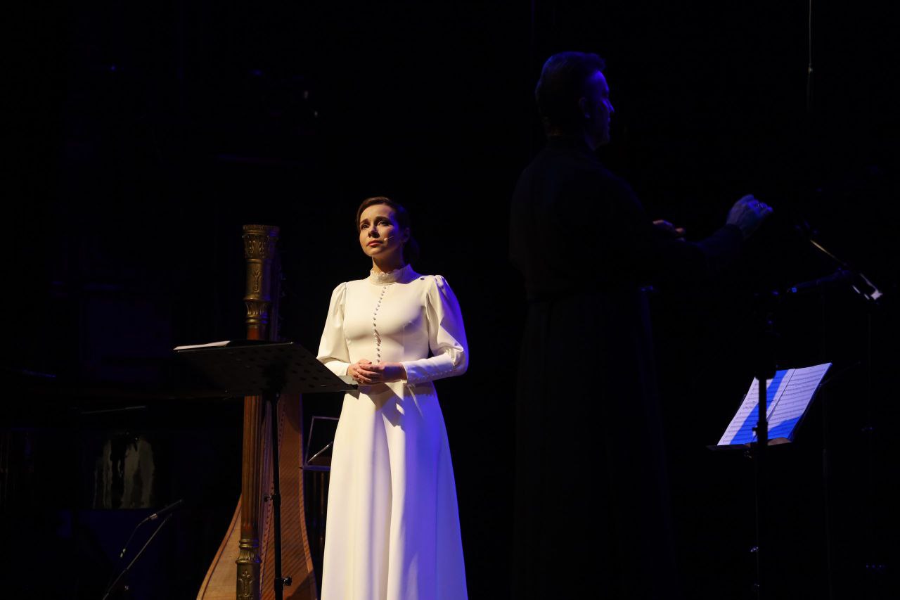 Юные артисты образцовой хоровой студии «Росинка» выступили на серпуховской сцене ДК «Россия» в совместном проекте с Большим детским хором имени В.С. Попова Юные артисты образцовой хоровой студии «Росинка» выступили на серпуховской сцене ДК «Россия» в совместном проекте с Большим детским хором имени В.С. Попова