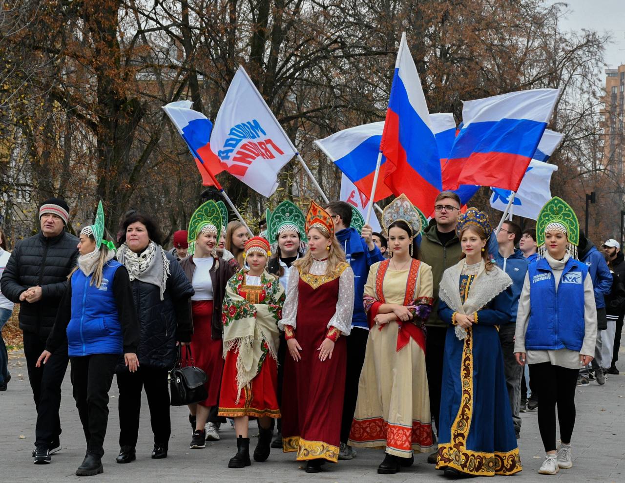 В честь Дня народного единства молодогвардейцы из Жуковского организовали праздничное шествие В честь Дня народного единства молодогвардейцы из Жуковского организовали праздничное шествие