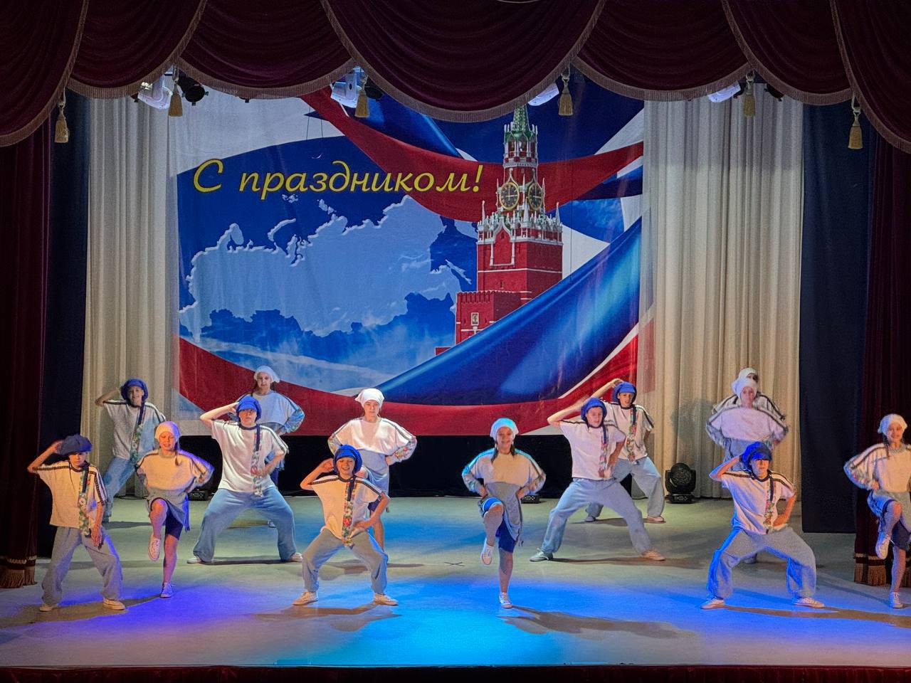 250гостей собрал праздничный концерт в Доме культуры «Машиностроитель» 250гостей собрал праздничный концерт в Доме культуры «Машиностроитель»